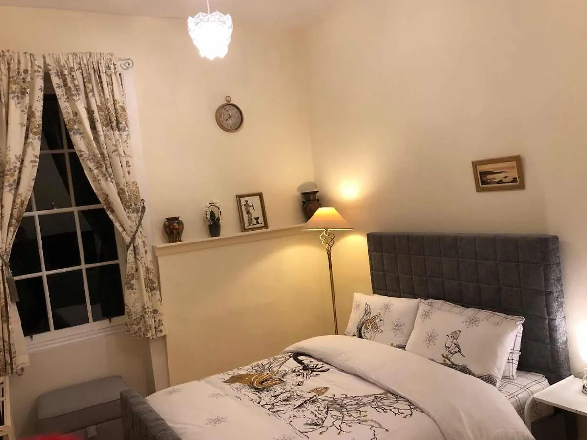 City Centre En-Suite Room Edinburgh