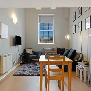 Duplex 3 Bedroom Mezzanine - Heart Of Edinburgh